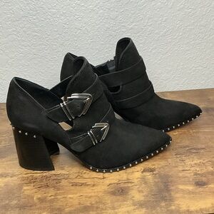 Gianni Bini decie black ankle booties